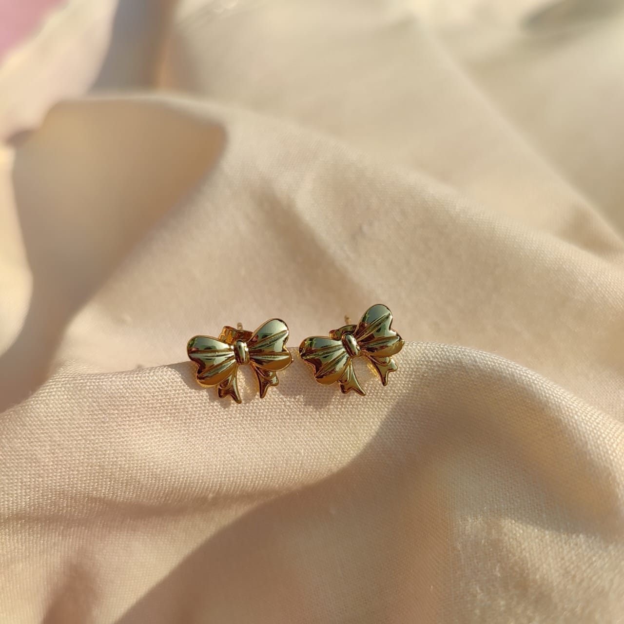 Anti Tarnish small bow earring