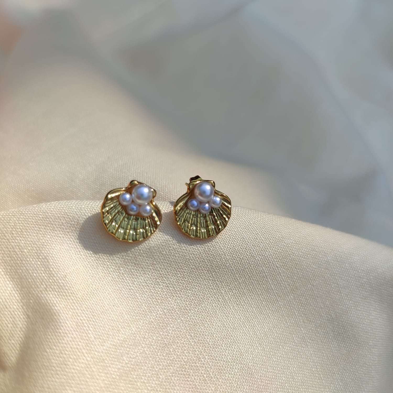 Anti Tarnish pearl shell earring