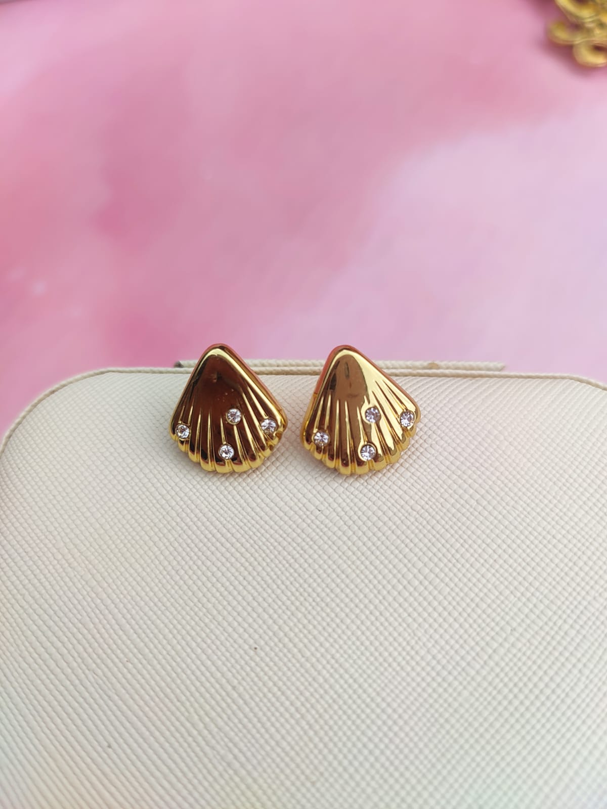 Anti Tarnish Shell earring