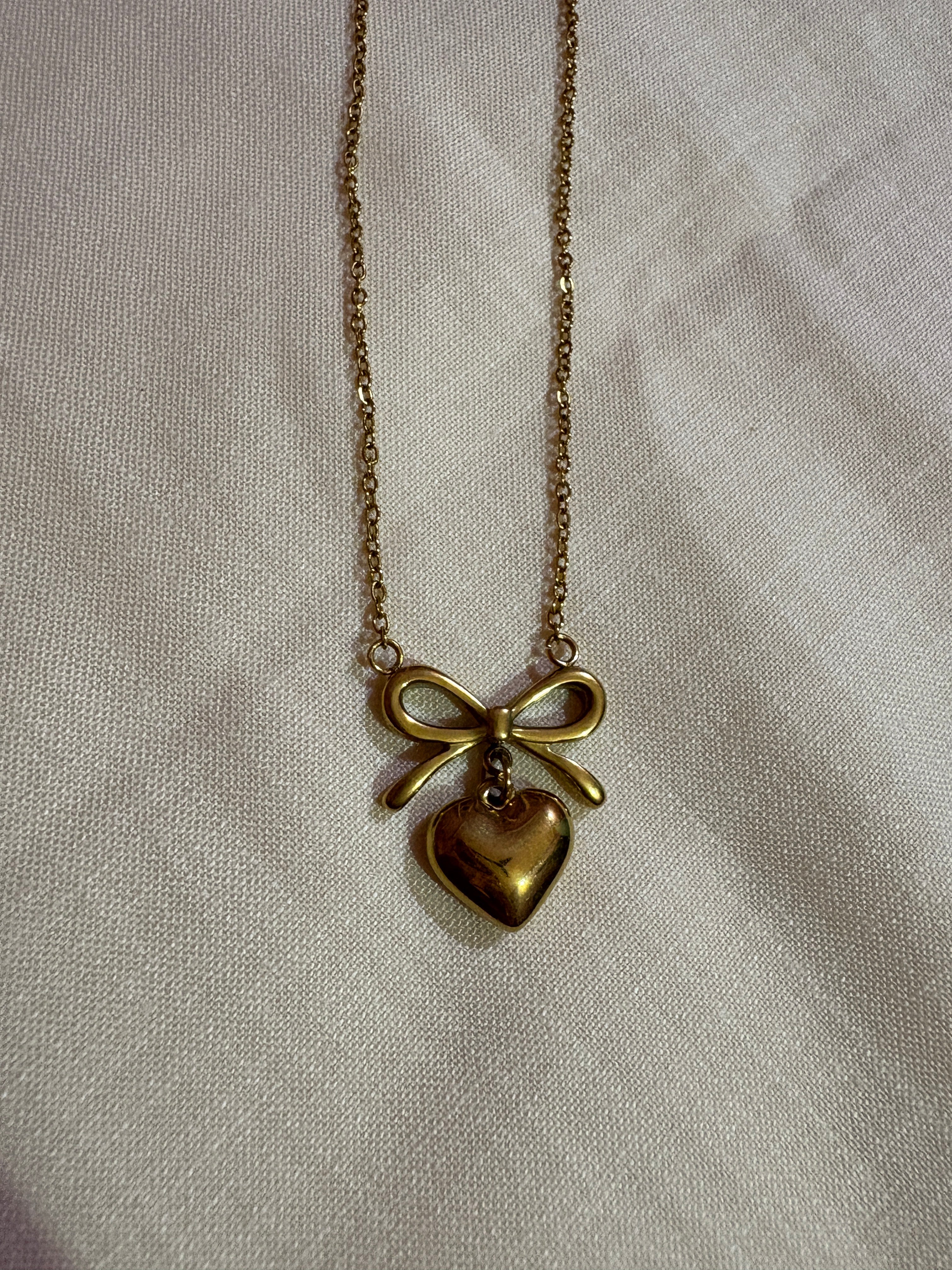 Anti Tarnish Heart Bow necklace