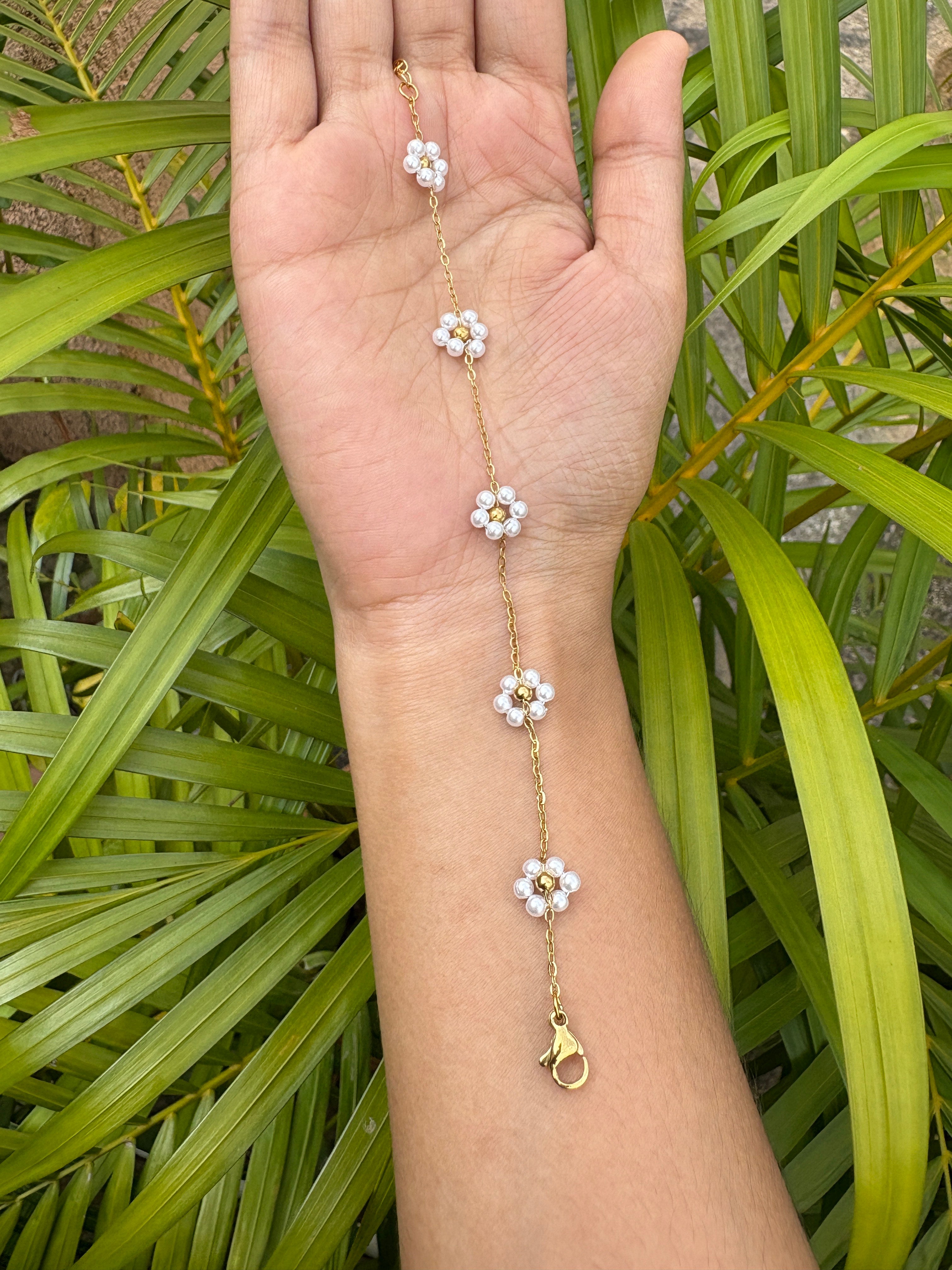 Anti tarnish flower chain bracelet
