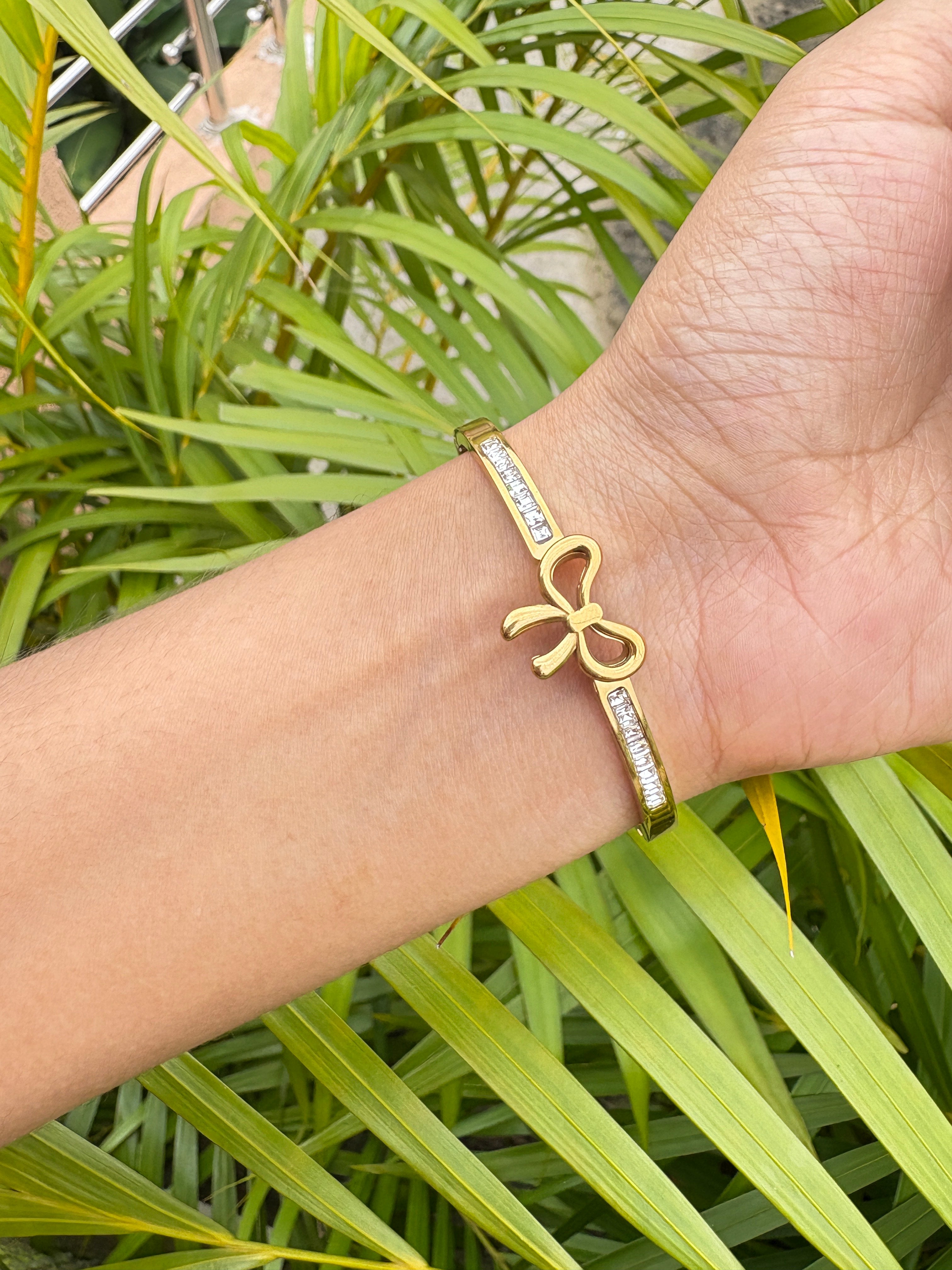 Anti tarnish openable Bow bracelet